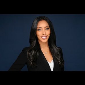 Meet your Posher, Samira